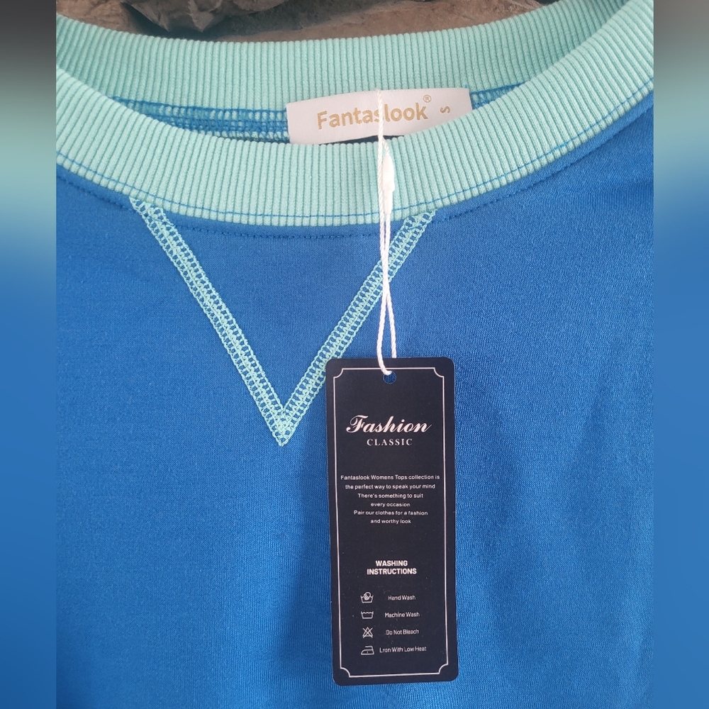 Oversized Blue Colorblock Sweatshirt NWT - Picture 2 of 8
